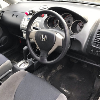 人気のコンパクトカー！ フィット  低燃費の画像