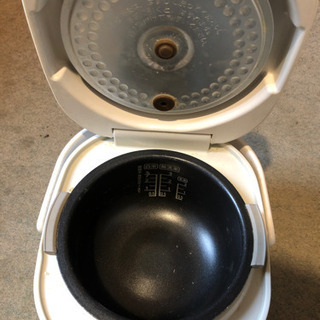 炊飯器3合炊　シャープの画像