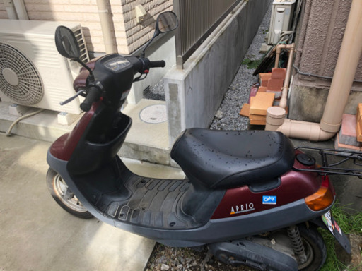 原付、パンクしてます