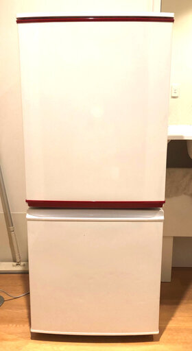 シャープ　冷蔵庫　値下げしました！　非常にきれいです。