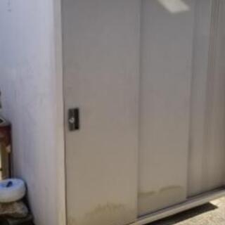 0円です。　物置小屋お譲りします。