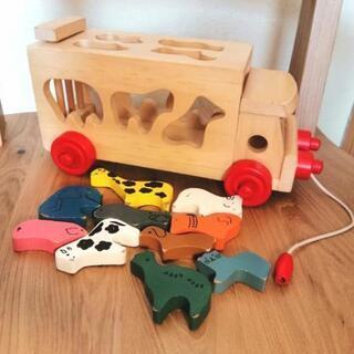 知育玩具 型はめ 動物パズルバスの画像