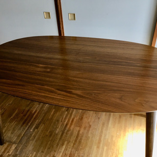 ダイニングテーブルの画像