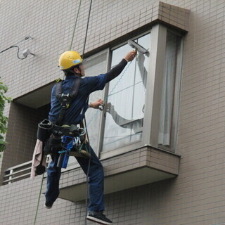 ガラス清掃員/未経験歓迎/日給保障/アルバイト