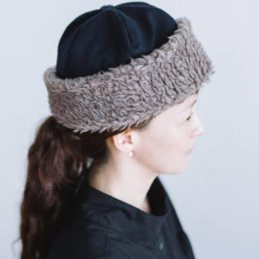 新品未使用 マチュアーハのボア付きフードキャップ ネイビー×ブラウン