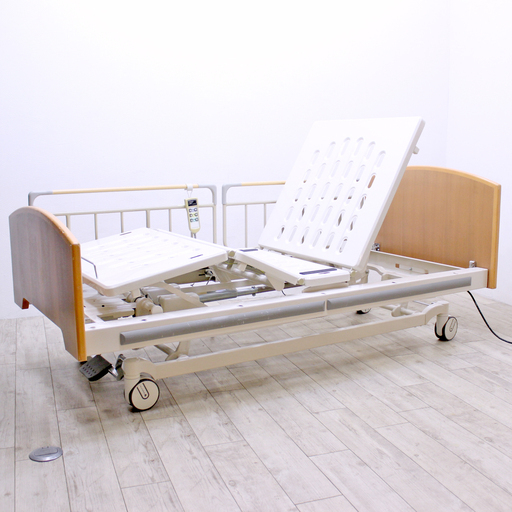 ■送料無料■ 定価59万 パラマウントベッド 介護ベッド 電動ベッド 3モーター 大型双輪キャスター センターロック【オゾン洗浄・消毒済み】ベッド柵 2本付き