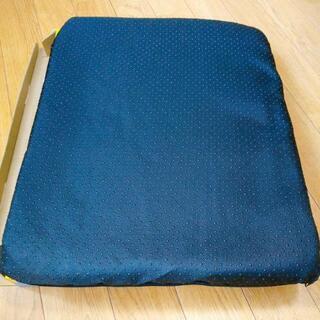 ゲルクッション 2020最新 二重 腰楽クッション 両面使用可能 腰痛対策 無重力 体圧分散 椅子 車 オフィス 自宅用 カバー1枚 (水色)

の画像