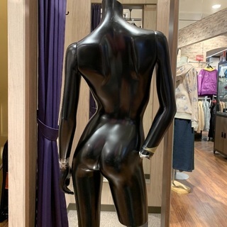 マネキン レディース 黒ボディーの画像