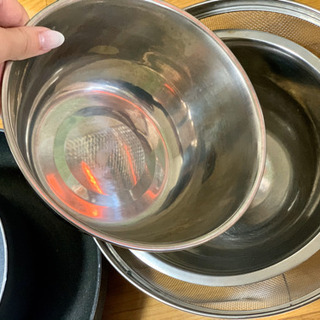 【2/24まで】鍋、フライパン、ボール×2、ザル、スライサー、計量器のセット　なんと500円！！の画像