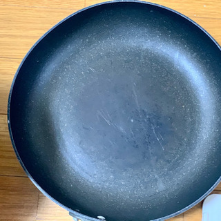 【2/24まで】鍋、フライパン、ボール×2、ザル、スライサー、計量器のセット　なんと500円！！の画像