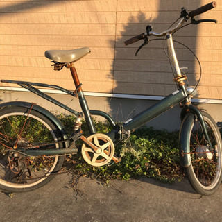 パンクしてる自転車の画像