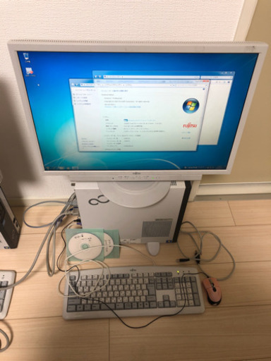 ESPRIMO D581/C デスクトップパソコン ディスプレイ他付き