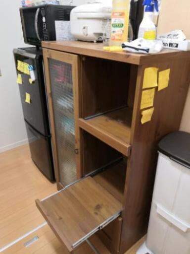 食器棚　小さめ