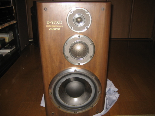 オンキョーの3ウェイ3スピーカーD-77XD