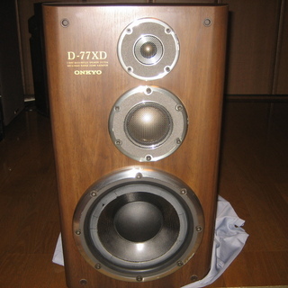 オンキョーの3ウェイ3スピーカーD-77XD