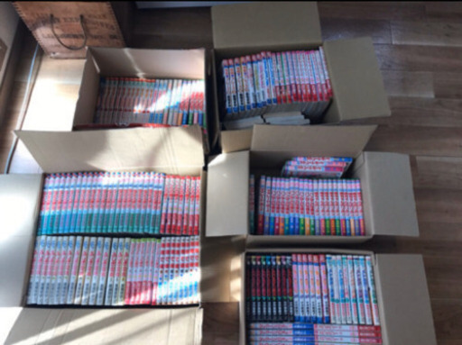 マンガ800冊以上あります。値下げ中です。