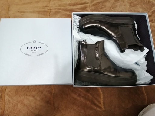 値下げしました。PRADA 新品同様。（レディースブーツ）【美品】