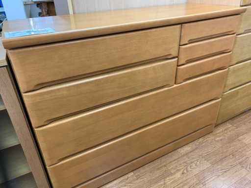 沢山収納可能!お買い得品四段チェストです!