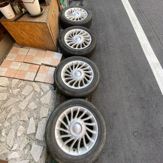 トヨタbBの純正ホイールと中古タイヤ4本セット
