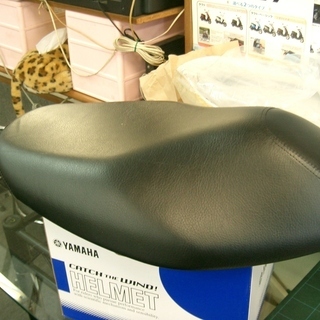 値下げ！ＳＵＺＵＫＩアドレスＶ50用新品トリム張替済シート！ピカ...
