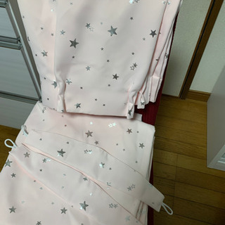 ピンクの厚地遮光カーテン4枚の画像