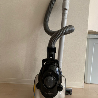 2019年製シャープサイクロン掃除機の画像