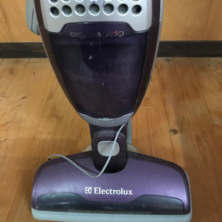 コードレスハンディ掃除機お譲りします◎エレクトロラックス　ergorapido 2in1の画像