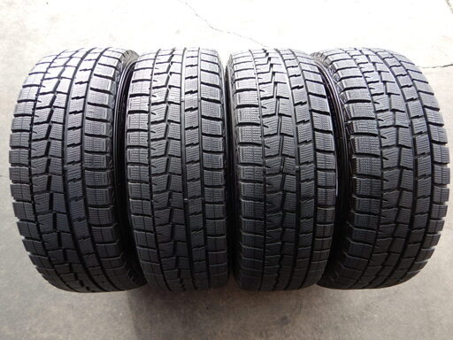 215/60Ｒ16　4本組　ダンロップスタッドレス　クラウン、エスティマ