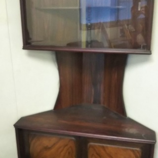 三角コーナー飾り棚　譲ります！