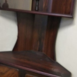 三角コーナー飾り棚　譲ります！の画像