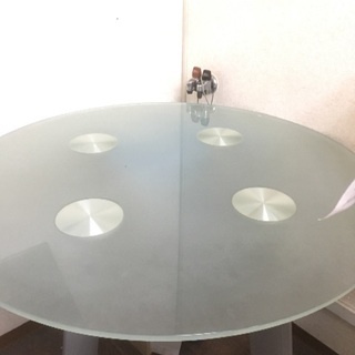 ガラス丸テーブル譲ります