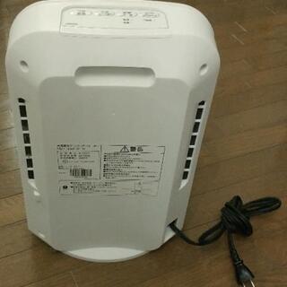 アイリスオーヤマ 大風量 セラミックファンヒーター 人感センサー付き 1200W マイコン式 押しボタンタイプ ホワイト PDH-1200TD1-W

の画像