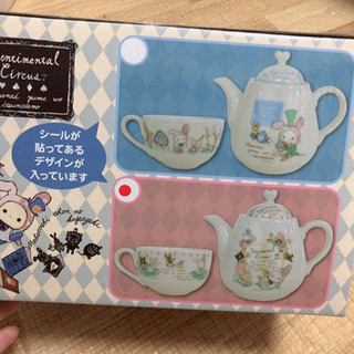 ティーポット＆カップとガラス皿orミニボウルとダイカットタオルケット