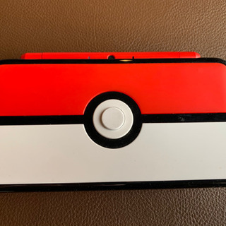 「Newニンテンドー2DS LL モンスターボールエディション」...