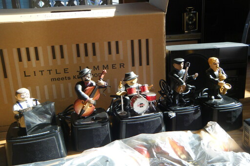 バンダイ、ケンウッド リトルジャーマーミーツ、インテリアにも・・・。