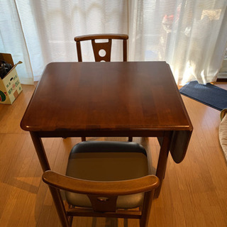 ダイニングテーブル　イス2脚　セットの画像