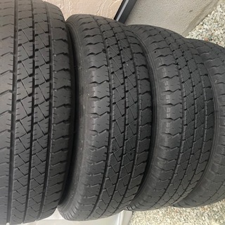 165R13 6PR LT 鉄ホイール付きラジアルタイヤ4本の画像