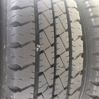 165R13 6PR LT 鉄ホイール付きラジアルタイヤ4本の画像