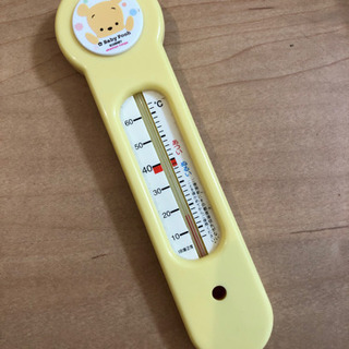 ベビーバス、バスマット、温度計の画像