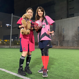 明日‼️室内フットサル開催❗️19時〜🤩 - スポーツ