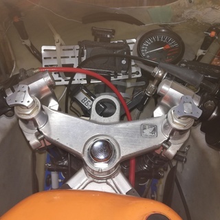 NSR50 レース用 オーリンズTTX、発電機、タイヤウォーマー、スペアホイール等の画像