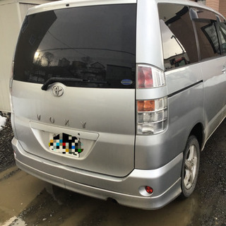 TOYOTAヴォクシー中古4WD
