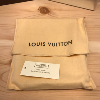 LOUIS VUITTON  二つ折り財布