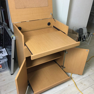 パソコンデスクの画像