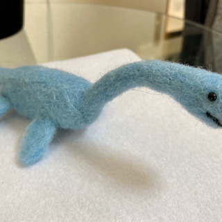 羊毛フェルト　プルシオサウルス（中）