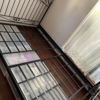 アイアンダブルベッドの画像