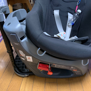 【お話中⠀】エールべべ 360°回転 リクライニング3段階 チャイルドシートの画像