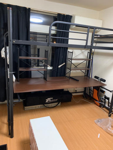 宮つきロフトベッド　コンセントもついてます。