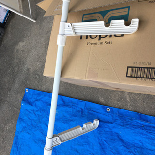 k2 屋内用突っ張り棒物干し竿受け物干し台　小の画像