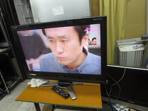 シャープアクオス　32型テレビ　LC-32D30　2008年製